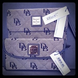 Dooney&bourke wallets